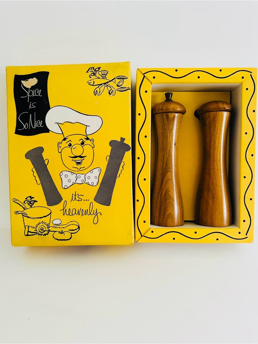 Vintage Wooden Salt & Pepper Mill Set i